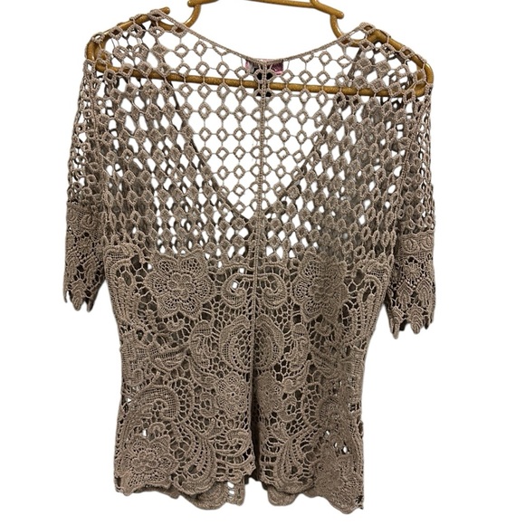 Questions by Say What Tan Crochet Knit Gem Button Down Half Sleeve Top Womens S - Picture 5 of 8